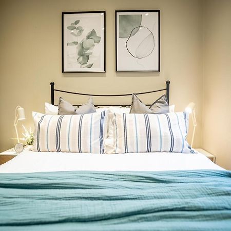 Modern Two Bedroom Apartment In Fulham By Sojo Stay London Bagian luar foto