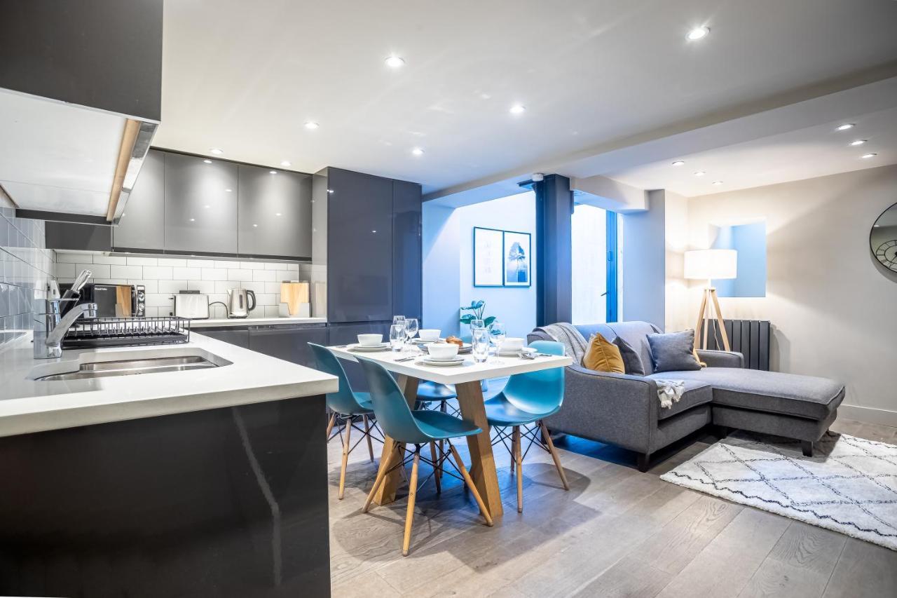 Modern Two Bedroom Apartment In Fulham By Sojo Stay London Bagian luar foto