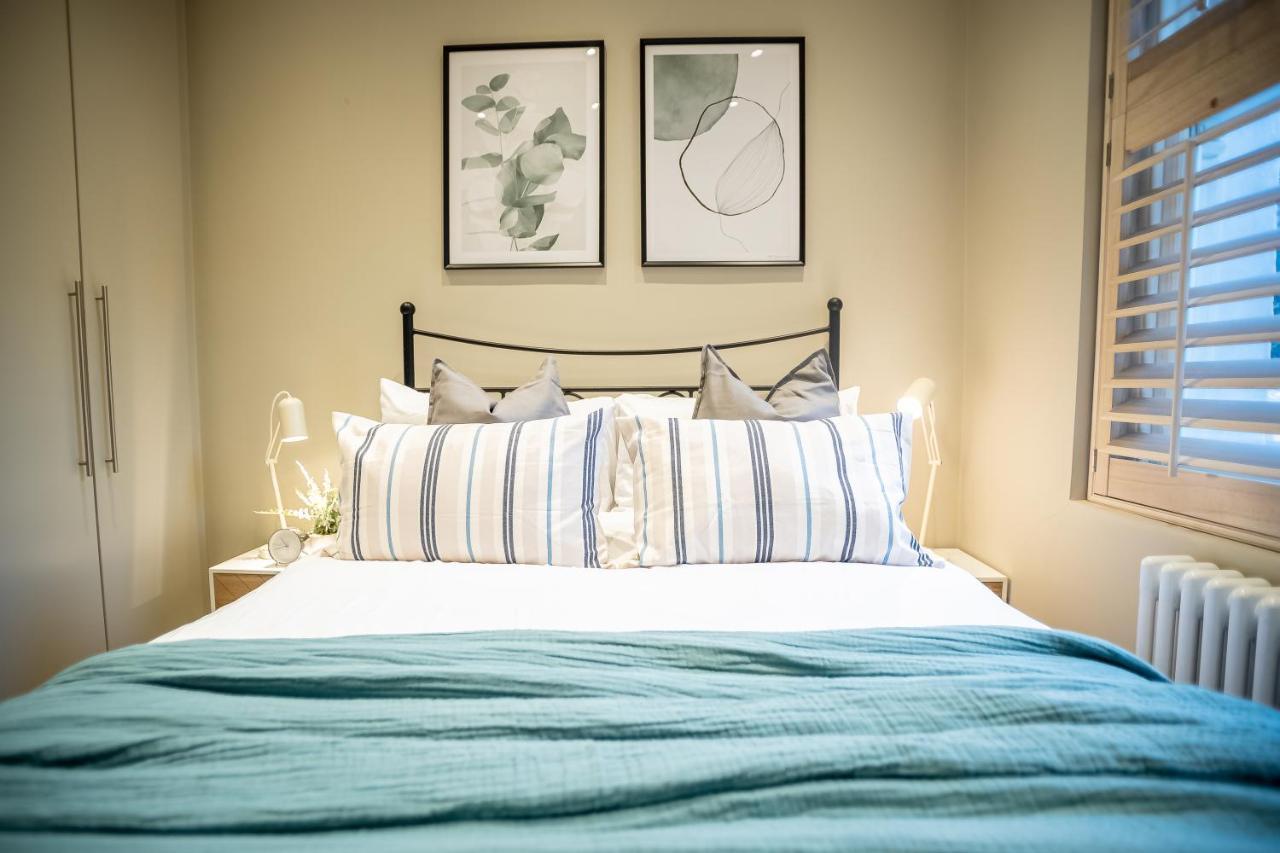 Modern Two Bedroom Apartment In Fulham By Sojo Stay London Bagian luar foto